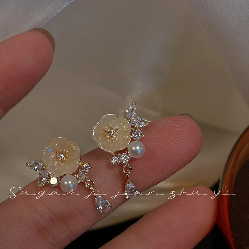 

S925 Silver Flower Stud Earrings French Vintage Pearl Earrings for Women Jewelry Accessories Female Jewelry Gift for Festival