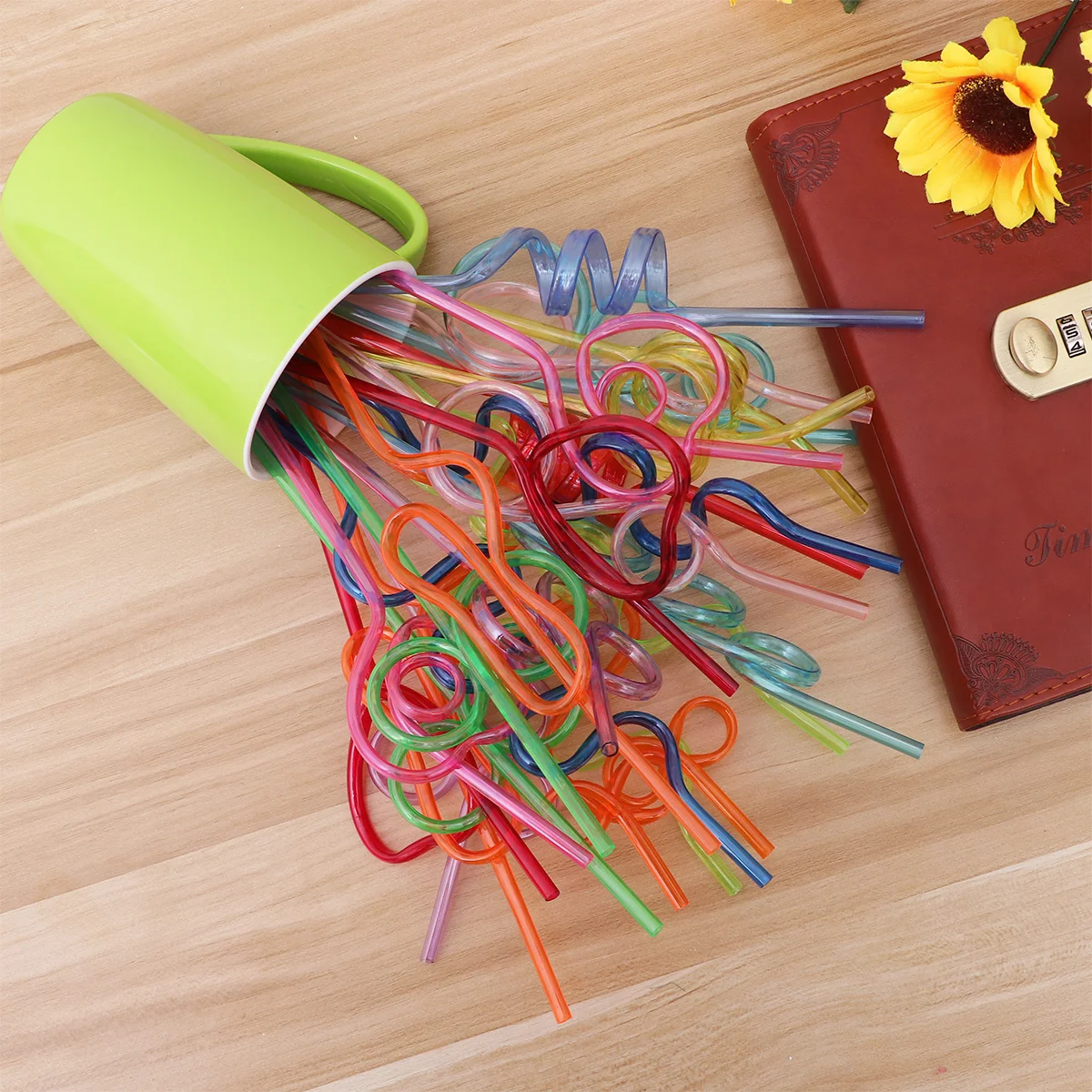 

24 Drinking Straws 5mm Crazy Loop Home Restaurant Decorative Supplies Random Style