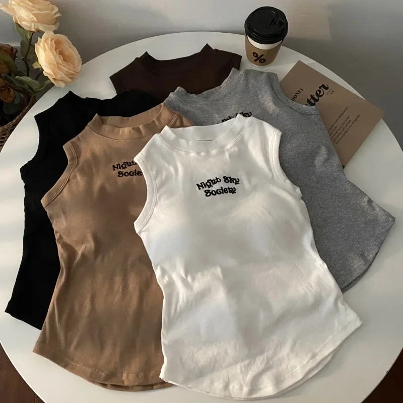 Женская утягивающая майка без рукавов с нагрудником жилет Innertank для лета и осени