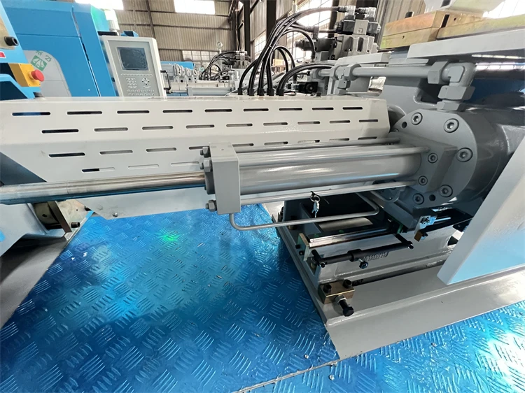 Китайская горизонтальная гидравлическая формовочная машина низкого давления