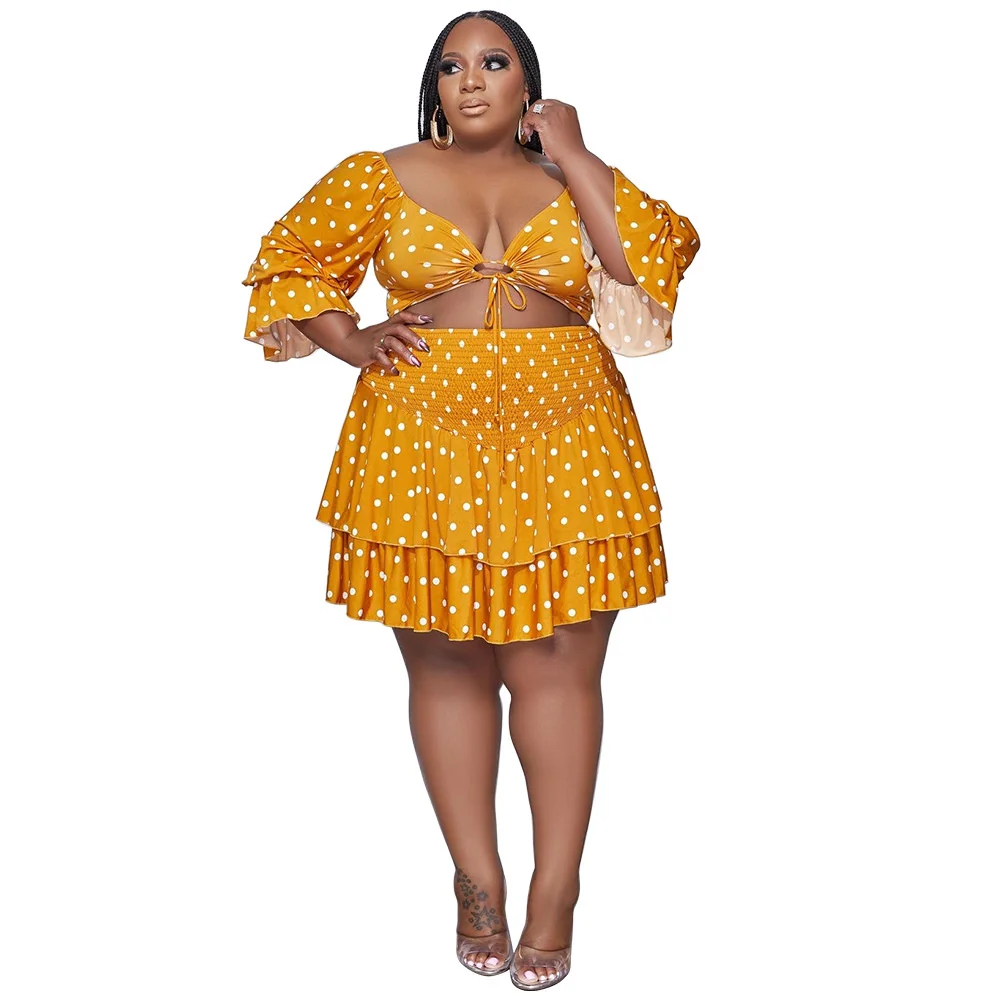 

Комплект из двух предметов с юбкой и V-образным вырезом, в горошек