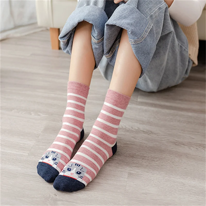 Autumn Winter Women's Cotton Cartoon Socks 5Pairs/Set Colorful Cute Cat Striped Female Ladies Kawaii Animal Tube Socks