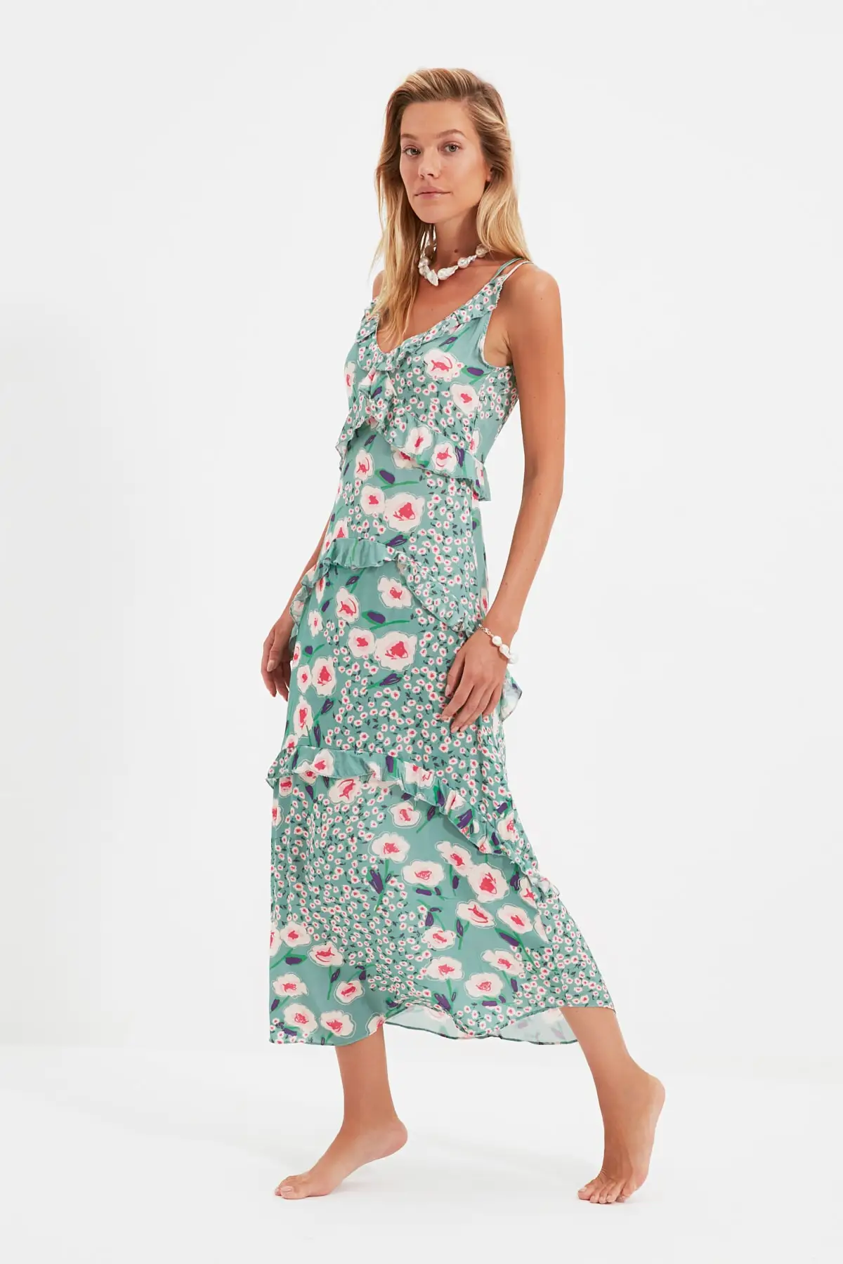 

Trendyol Floral Frilled Beach Dress TBESS21EL4222