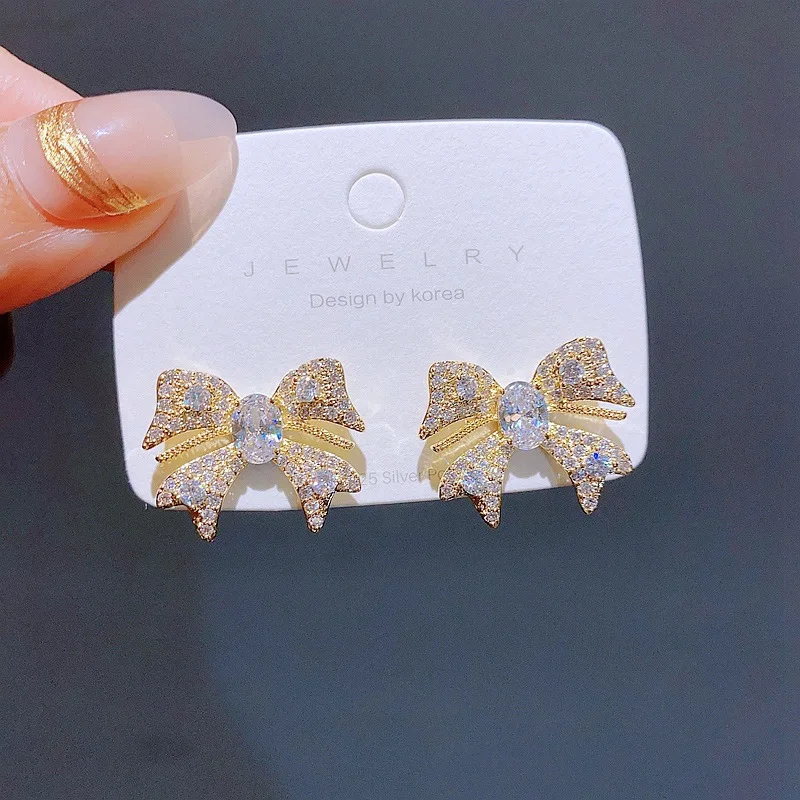 

Женские серьги в виде галстука-бабочки из серебра 925 пробы с микро-инкрустацией из циркония