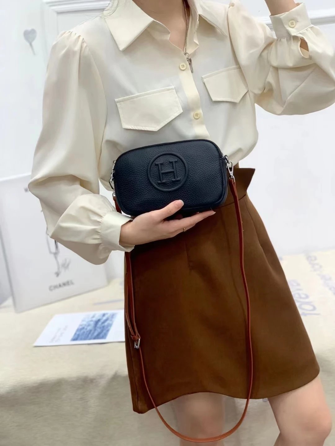 

Hazzys double zipper crossbody shoulder bag with top layer cowhide bag for women