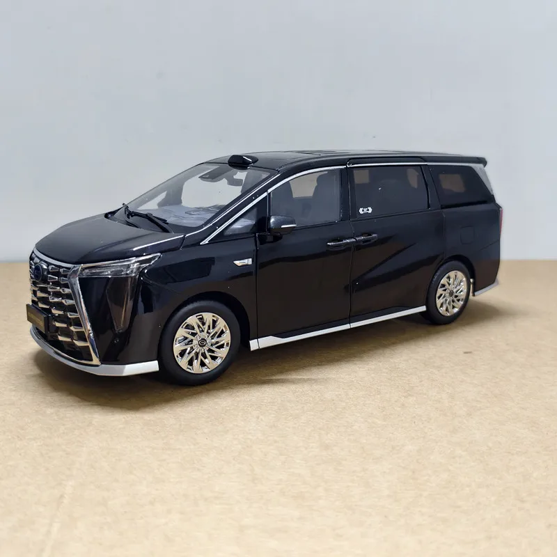 Фото Масштабная модель автомобиля M8 Trumpch PHEV L из литого металла, 1:18 №5