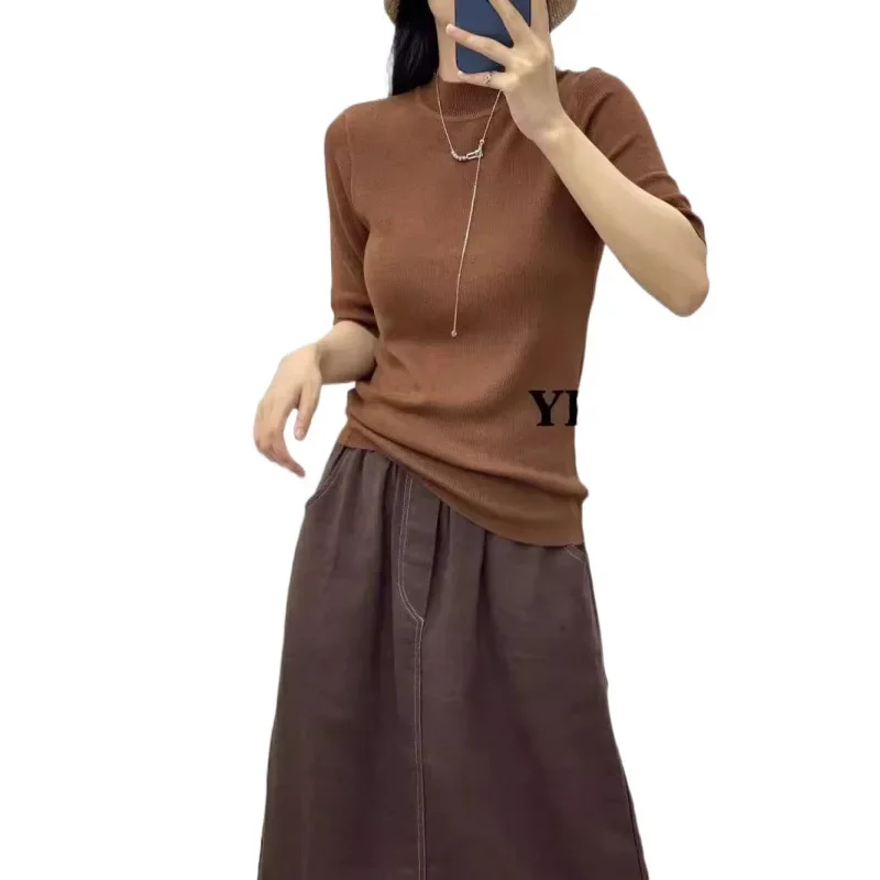 Элегантная художественная однотонная футболка с круглым вырезом и короткими