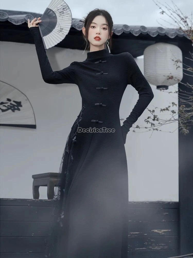 Осеннее платье с длинными рукавами