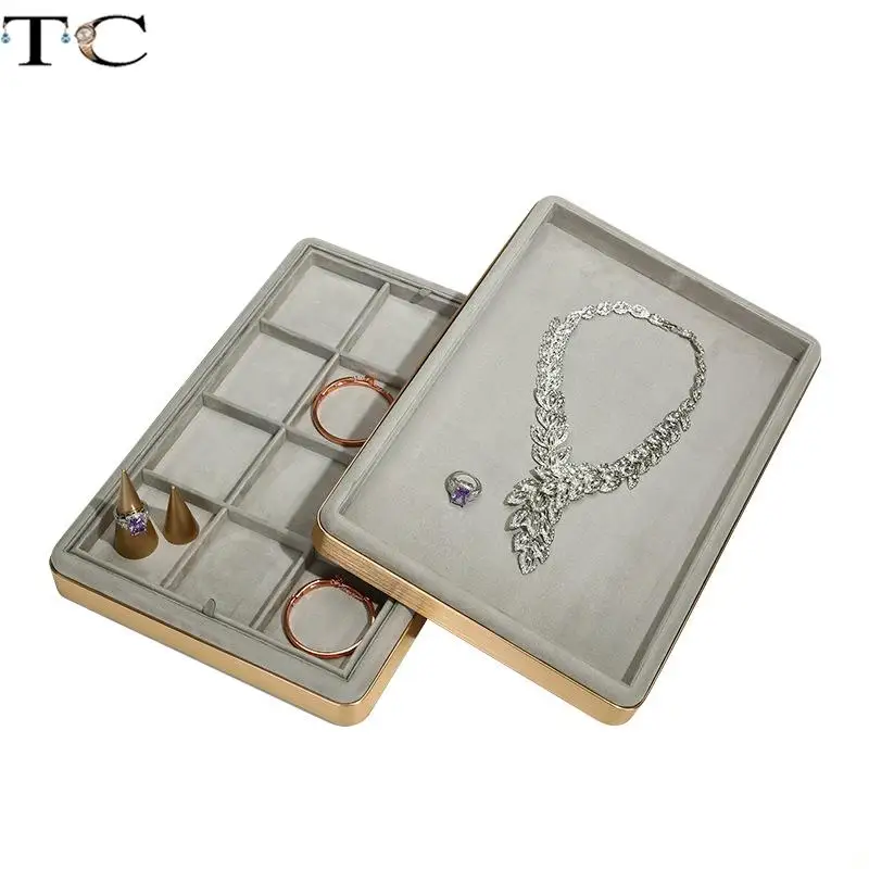 Лоток для демонстрации ювелирных изделий может быть комбинирован определенно