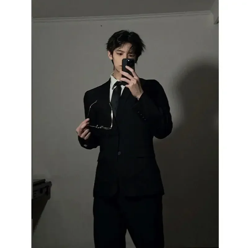 Мужской костюм в западном стиле полный комплект с мягкими плечами