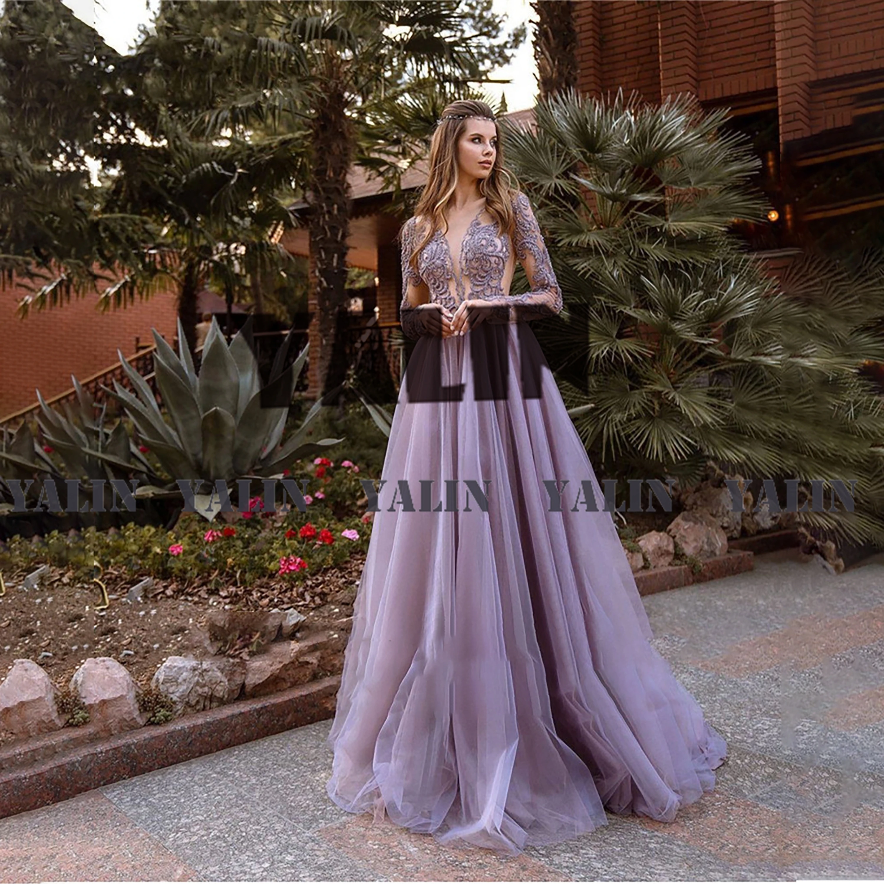 

YALIN Modern Long Sleeves V-Neck Prom Dresses Sweep Train Delicate Low Back Homecoming Dress Dusty Lavender Tulle Party Gowns