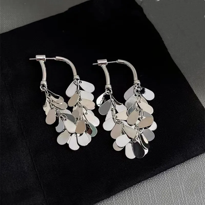 

Niche Design Senior Sense of Metal Sequin Earrings Accessories Women's Light Luxury Fashion Style 2023 New Earring Fashion Item