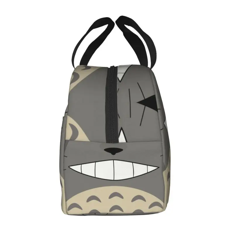 Изолированная сумка для обеда с улыбающимся рисунком в стиле м/ф Мой сосед Тоторо