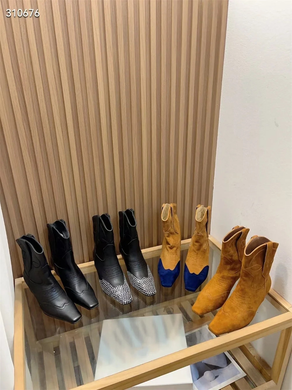 

Brand Custom Women's Sheepskin Western Boots 4CM With Square Head Embroidered Thread Matching Color Chelsea Ankle Boots