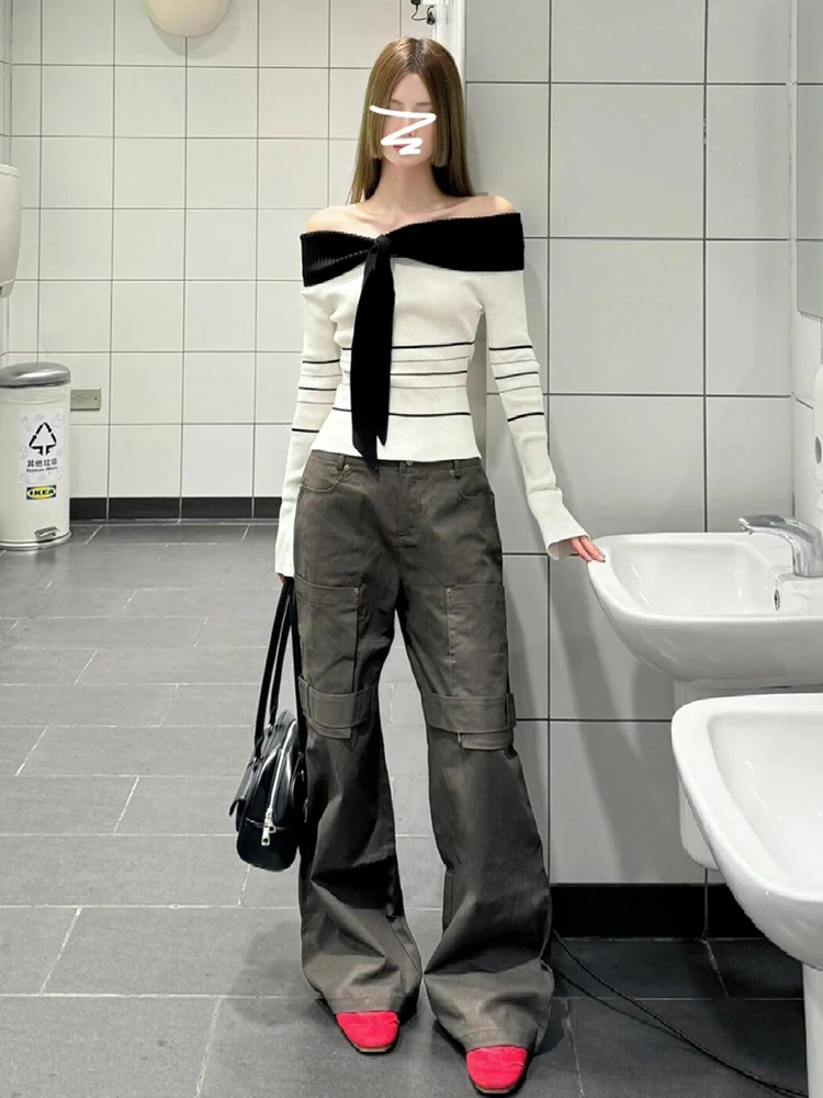 Высококачественный вязаный свитер с открытыми плечами в белую полоску осень 2023