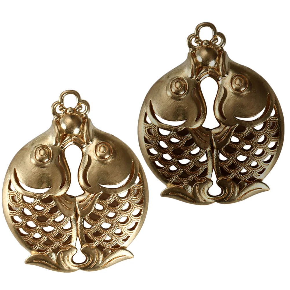 

2pcs Exquisite Carving Fish Adornment Double Fishes Modeling Craft Key Chain Charm
