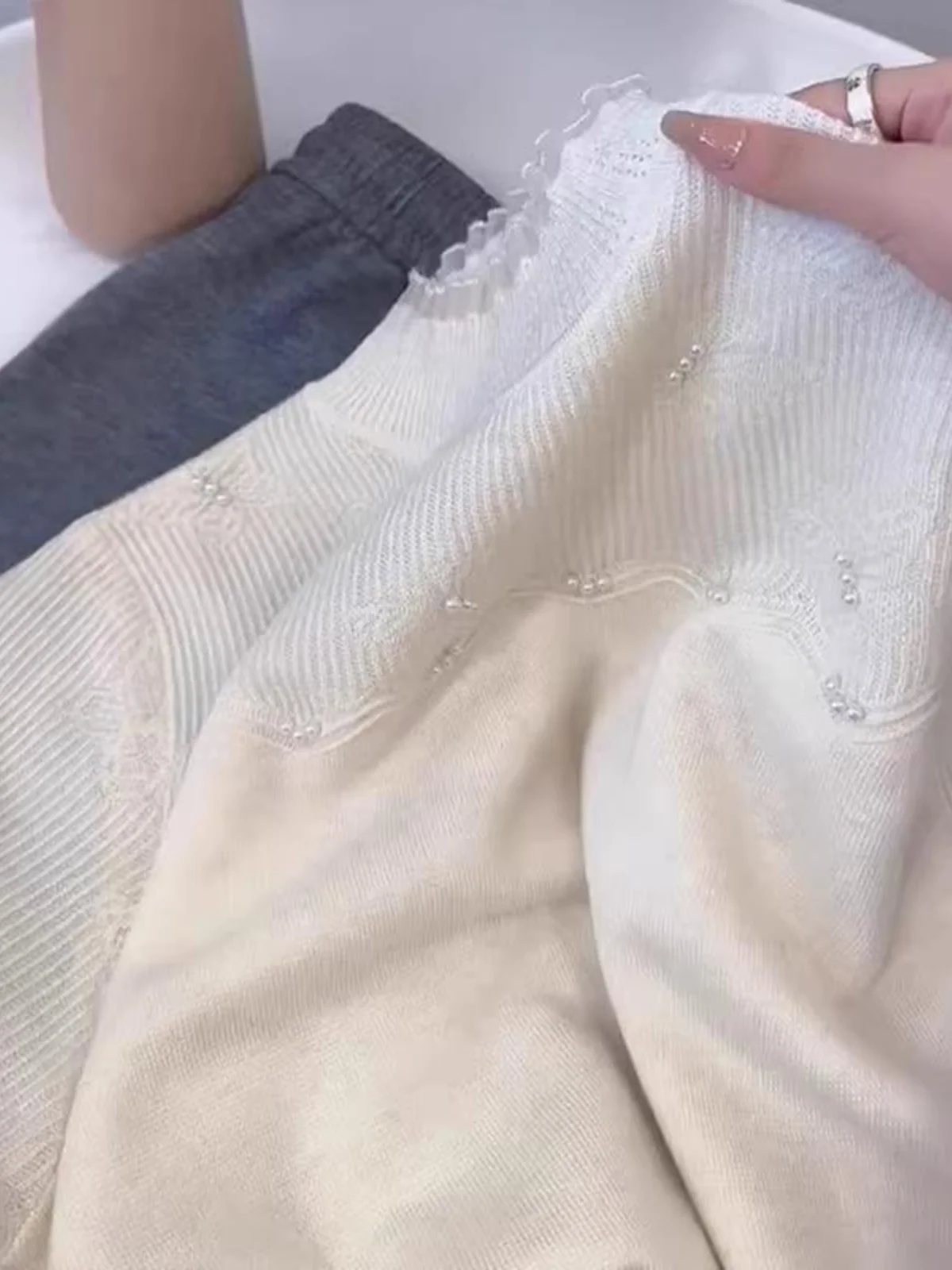 White Lace Half-high Collar Base Women Soft Glutinous Autumn 2024 New Small Beads Long sleeve Knit Top