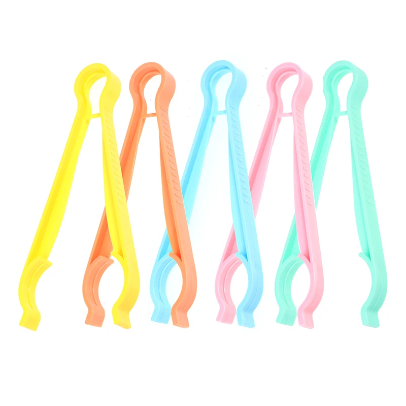 

2pcs Multifunction Baby Bottle Tongs Skidproof Infant Baby PP Bottle Clip Random Color