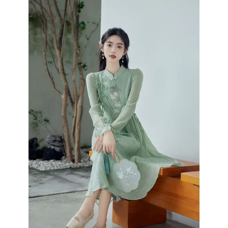 Женское китайское платье Cheongsam с воротником-стойкой и длинными рукавами зеленое