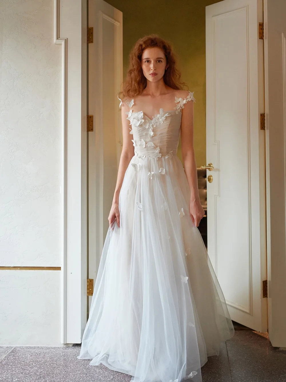 

Elegant Floral Prom Dresses 2023 Floor Length Butterfly Flowers Backless A-Line Formal Evening Party Gowns Custom Made