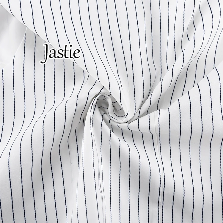 Женский костюм-двойка в полоску с жилетом и брюками