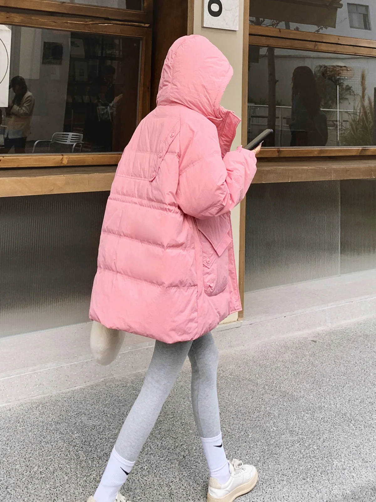 Розовый пуховик с капюшоном-карго женская зима 2024 новая корейская серия
