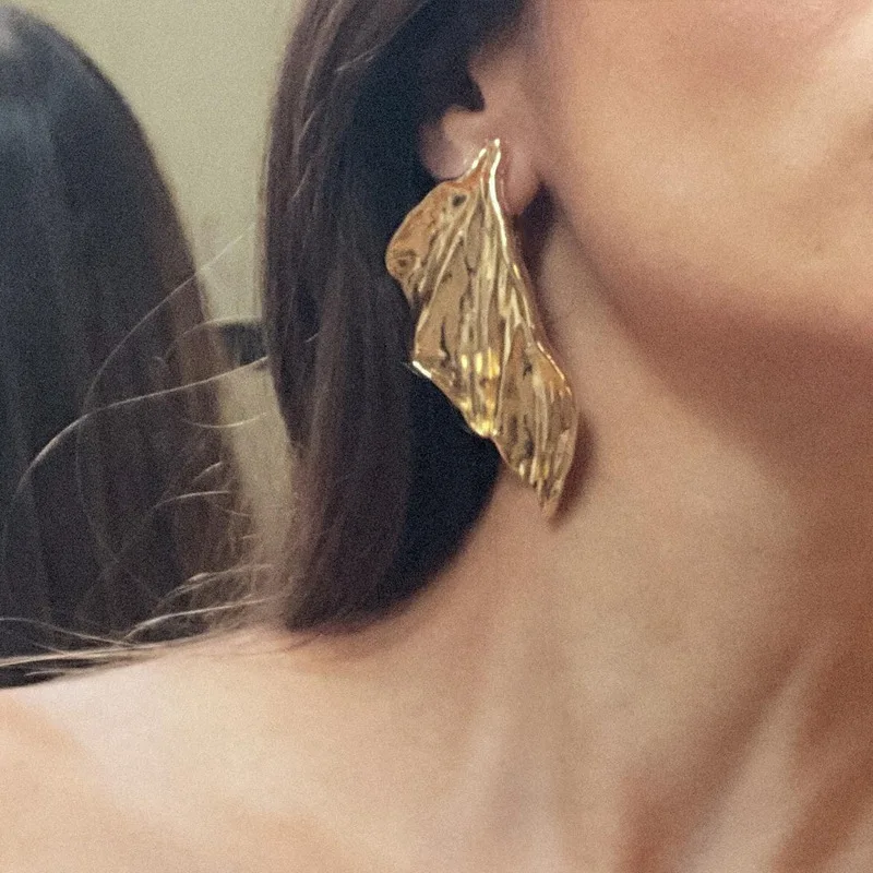 Стереоскопические металлические серьги-гвоздики ZA с большими листьями для