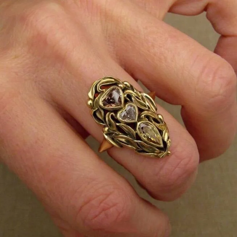 

Retro floral women's inlaid heart-shaped champagne gemstone ring handicraft