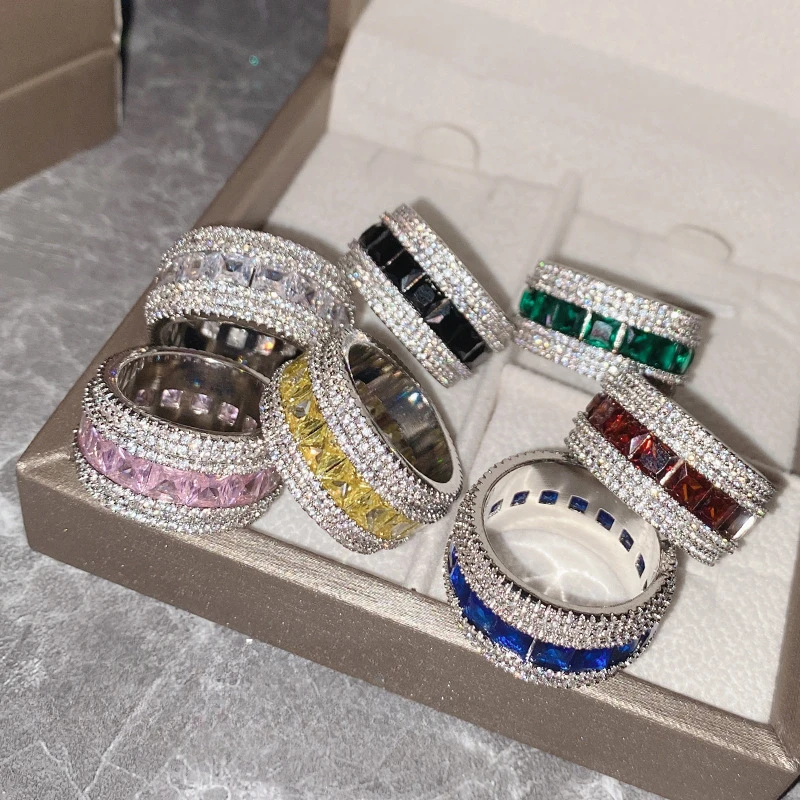 

Женское кольцо из серебра 925 пробы с микро-инкрустацией