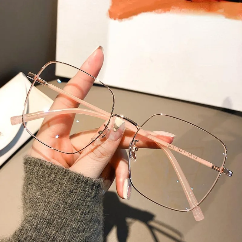 

The Same Model Can Be Equipped With Myopia Frame 2022 New Anti Blue Light Frame, Moisture Plain Face, Thin Net Red Glasses