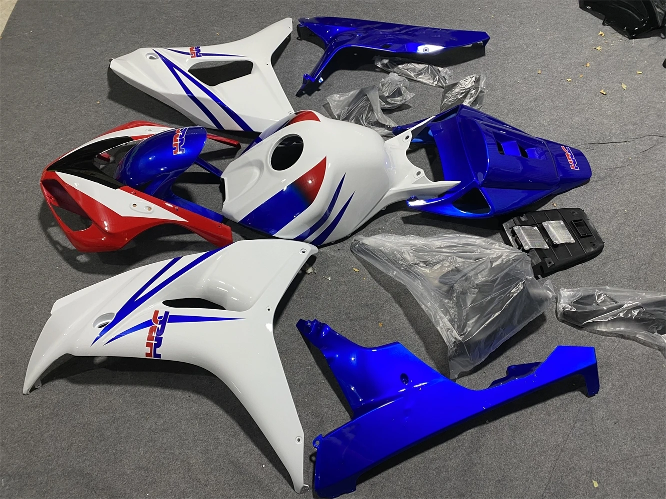 Фото Комплект обтекателей для мотоцикла CBR1000RR 06-07 (2006-2007), синий корпус обтекателя №2