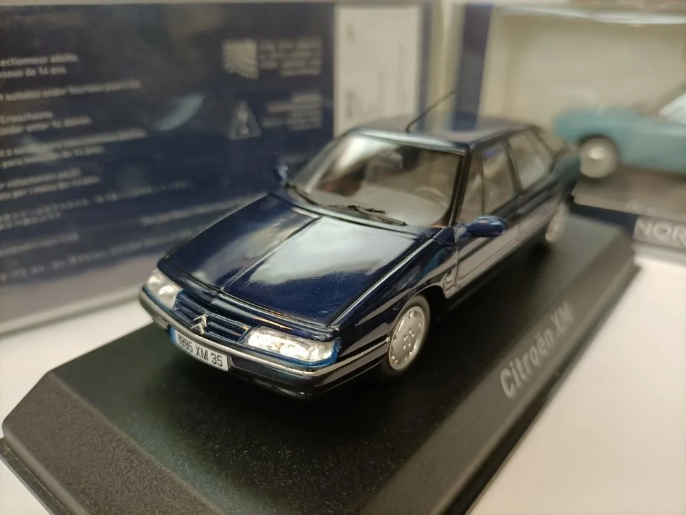 

Модель автомобиля Norev 1/43 Citroen XM 1995 темно-синий сплав