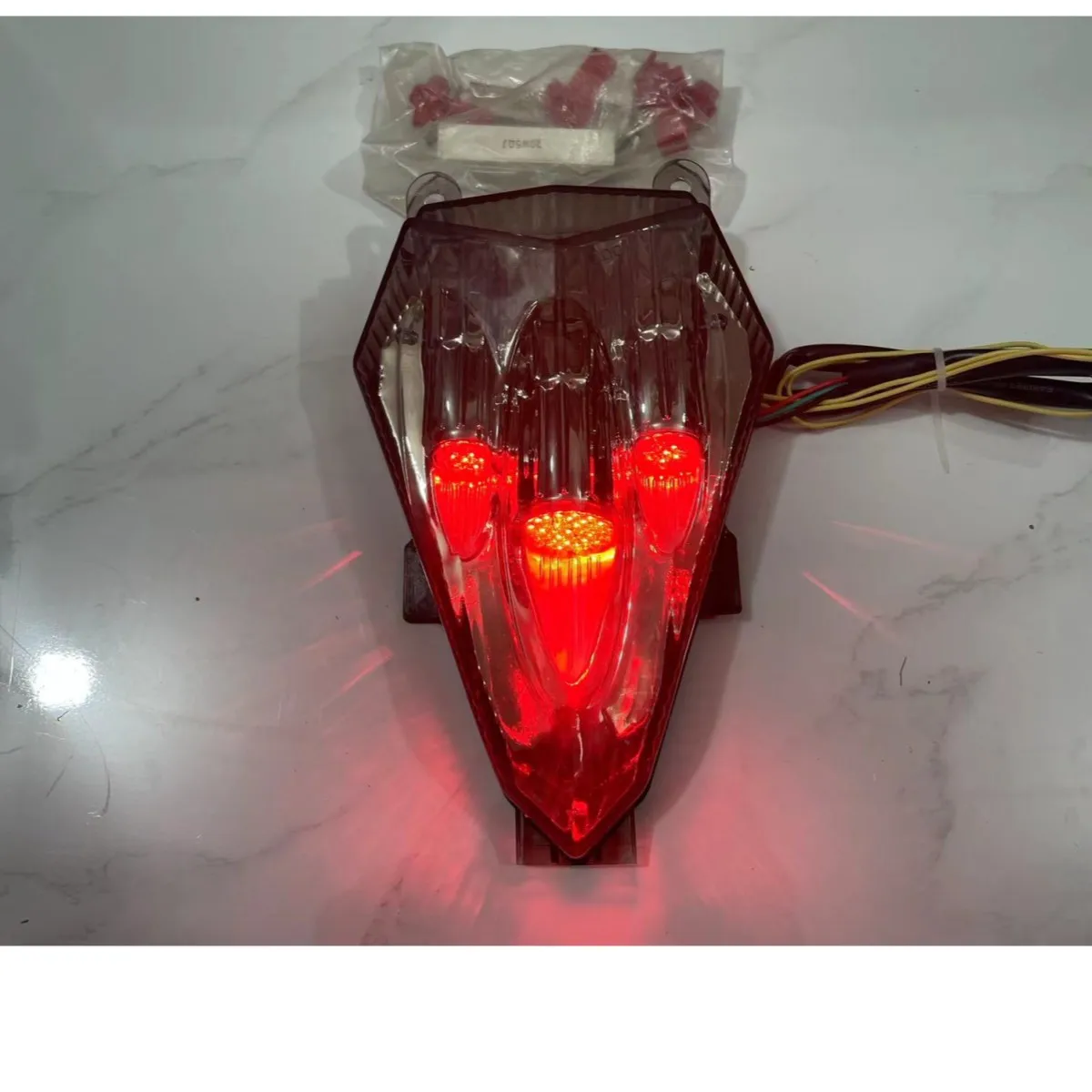 

Для Yamaha R6 YZF-R6 2006-2013 2007 2008 2009 2010 2011 2012 задний фонарь, стоп-сигнал, сигналы поворота, встроенная светодиодная лампа
