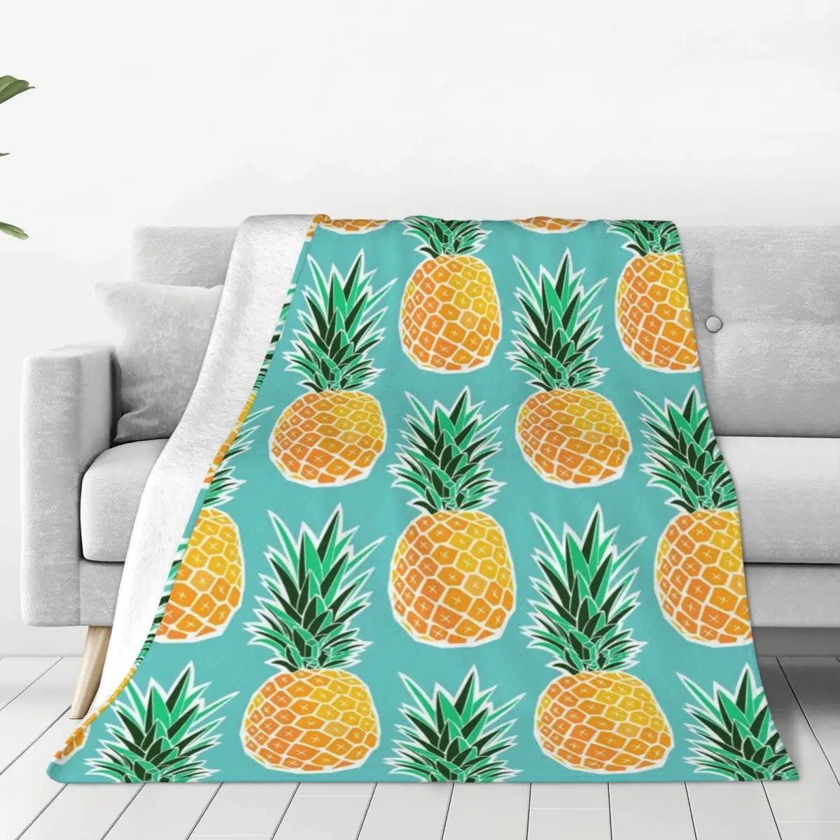

Pineapple Art Soft Fleece Throw Blanket Warm and Cozy for All Seasons Comfy Microfiber Blanket for Couch Sofa Bed 40"x30"