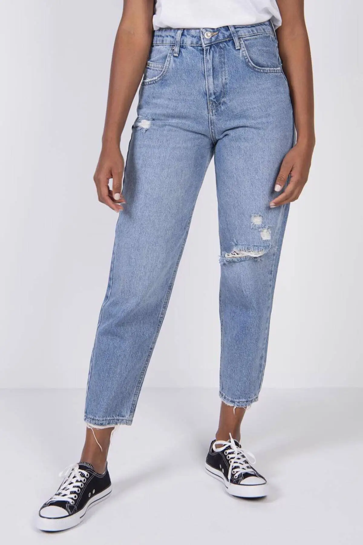 

Women's Outdoor torn jeans Color Detail Jean Women Jeans 2021