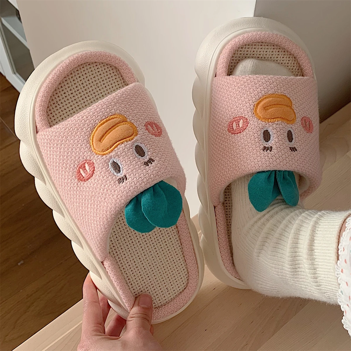 2022 New Couple Four Seasons Universal Non-slip Soft Bottom Indoor Slippers Fashion Cute Japanese Linen Adult Bedroom Sandals ho