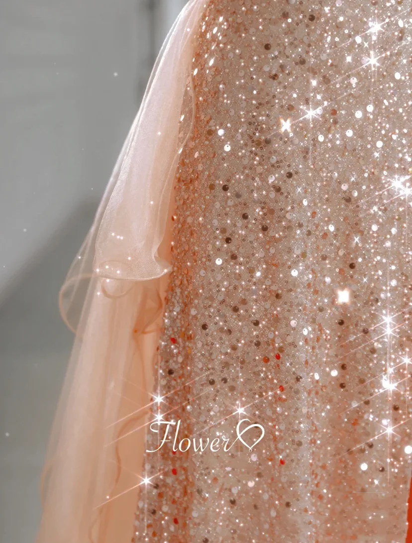 Роскошные платья знаменитостей цвета шампанского золотого лента с блестками на