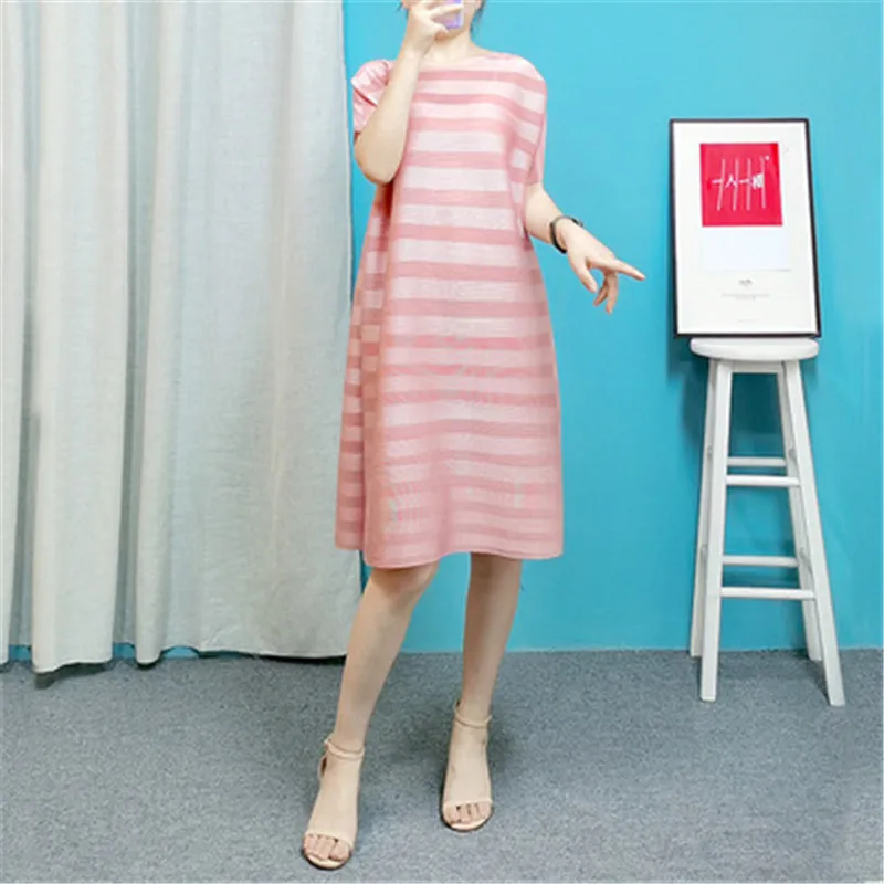 

Miyake Pleated Dress 2022 Ladies Summer New Style Short-sleeved Fashion Printing Loose Large Size A-line Dress Women's Clothing