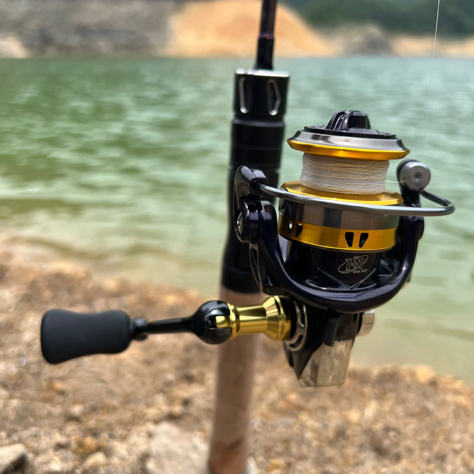 

Waterproof Metal Fishing Reel Lightweight Fishing Pole Supplies For Lake Sea Fishing