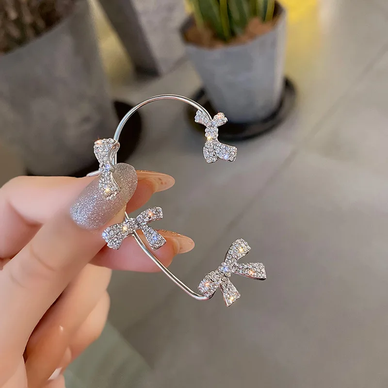 

2022 Gold Plated Metal Ear Bone Clip For Women Sweet Exquisite Sparkling Crystal Butterfly Ear Cuff Clip Earring Wedding Jewelry