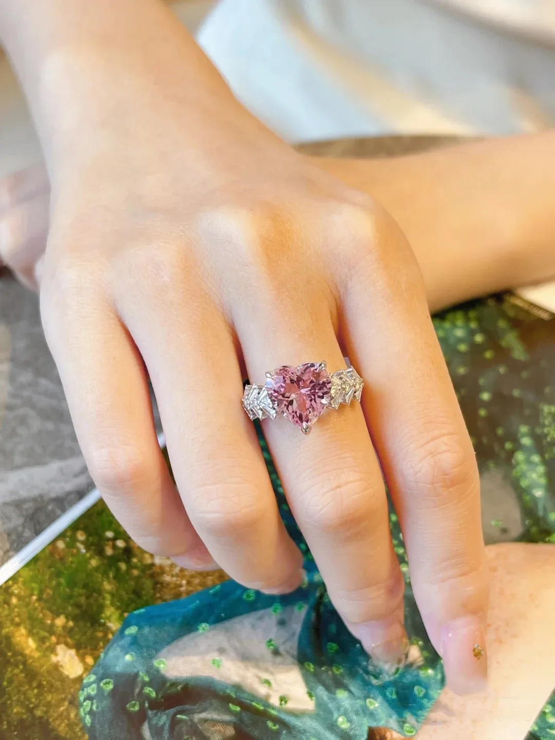 

Aesthetic Fashion Pink Crystal Love Heart Woman Rings Adjustable Ring Couples Gifts Accesories Free Shipping Jewelry Wholesale