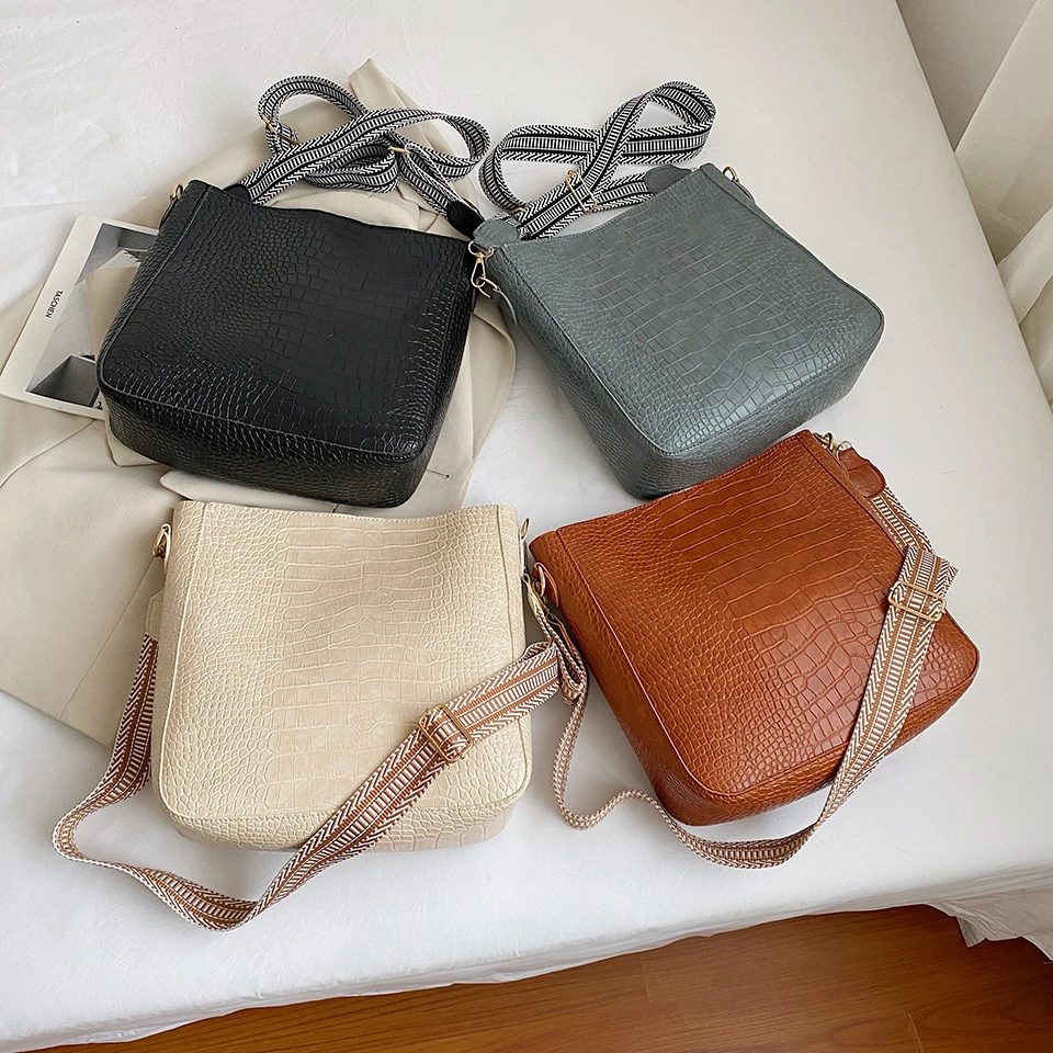 luxury design women leather handbags big capacity women tote bags crocodile pattern women big top handle handbags 2 set handbags free global shipping