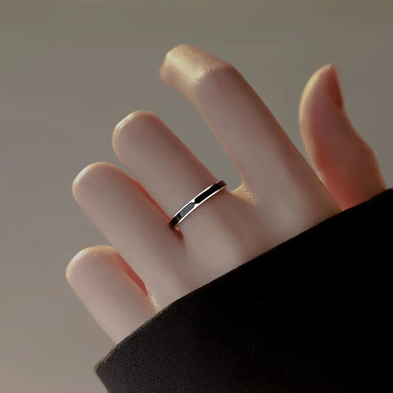

Европейская и американская мода, новый стиль, персонализированное простое Открытое кольцо из титановой стали, винтажное светильник роскошное Черное Женское кольцо