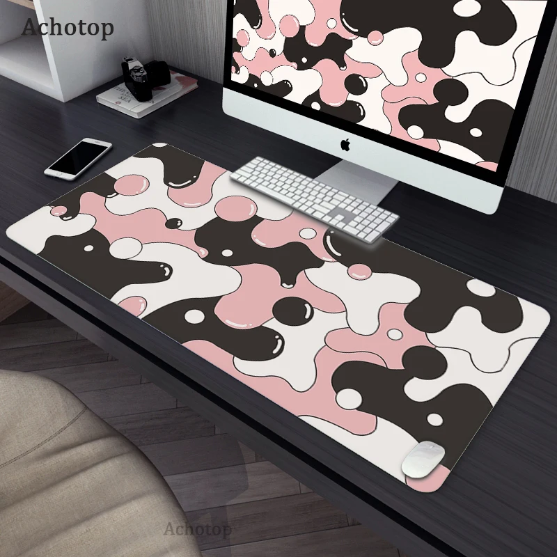 

Black and White Cute Desk Mat Gaming Mouse Pad Large Mousepad Gamer PC Accessories Computer Keyboard DeskPad XXL Mouse Mat Run