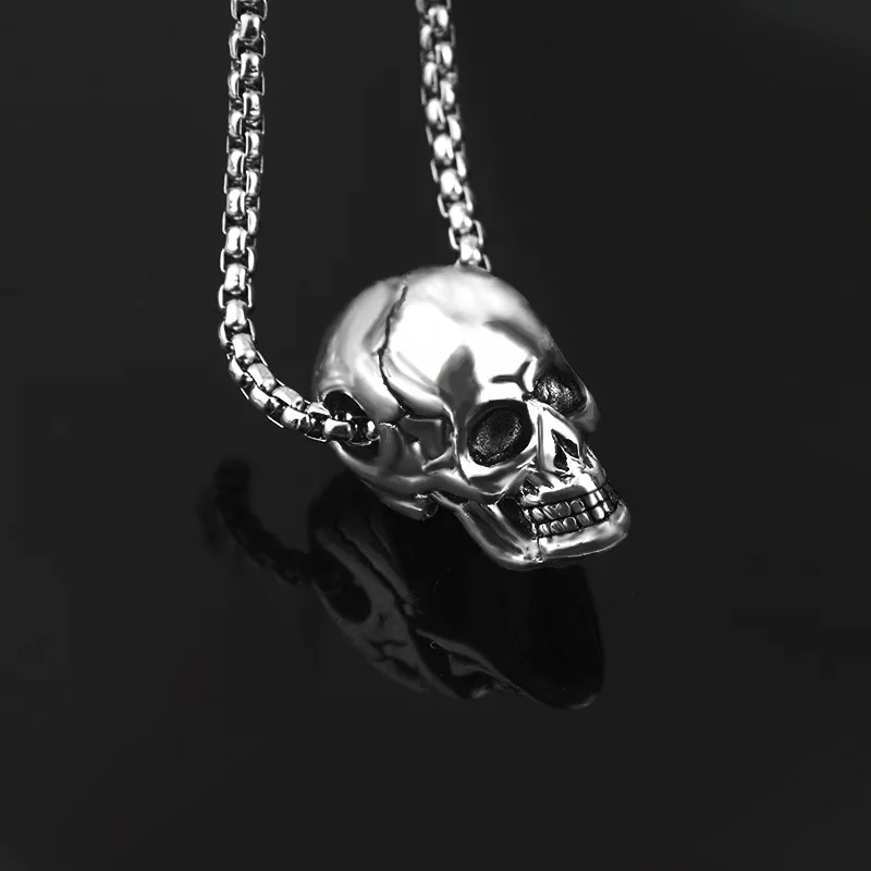 

Fashion Titanium Steel Skull Men's Necklace Hip Hop Trend Halloween Men's Pendant