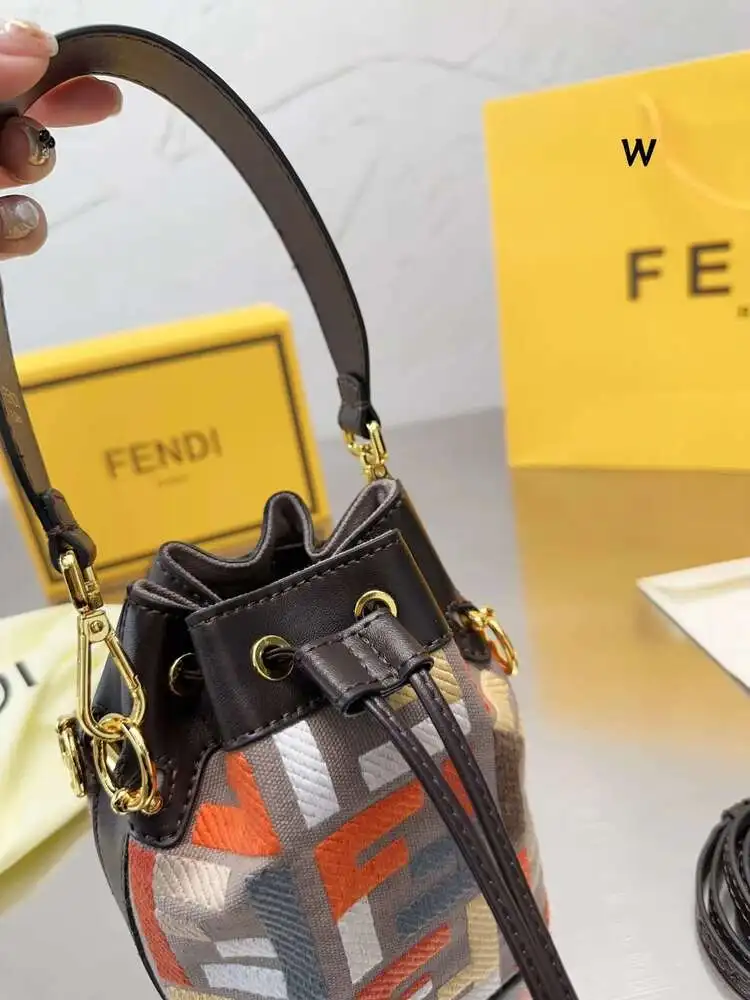 В Стиле Fendi 2024 Новая КошелеК На Сумка-меССенджер Подмышки Через Плечо Модная
