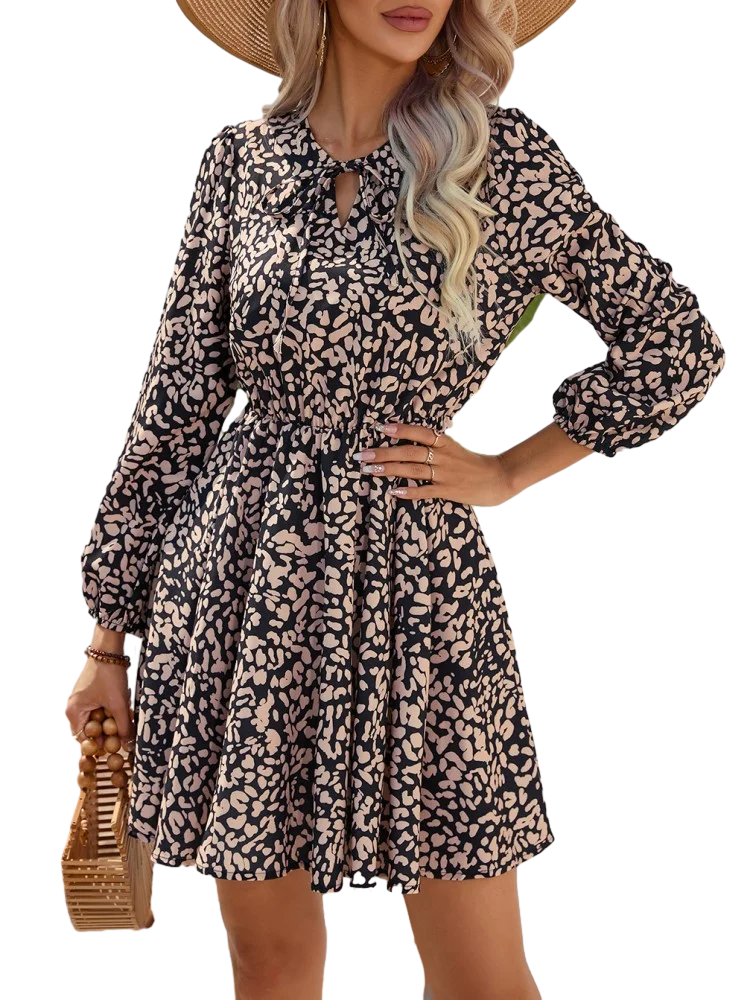 

Женское мини-платье с длинным рукавом, V-образным вырезом и принтом