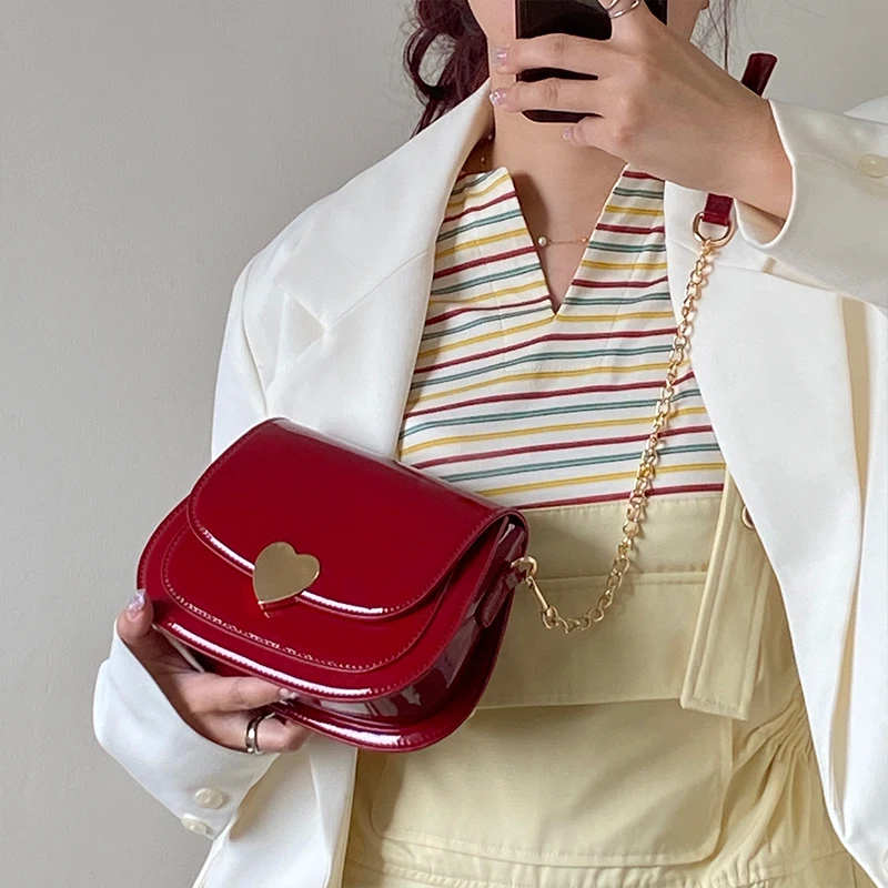 

Bright Pu Leather Women's Saddle Bag Shoulder Bag Fashion Vintage Ladies Small Purse Crossbody Bag Simple Chain Female Handbags