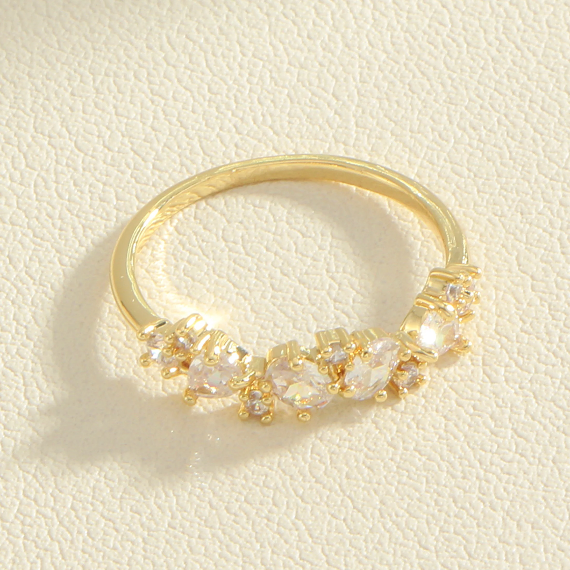 Кольцо с геометрическим натяжением и фианитом для женщин модный офисный стиль