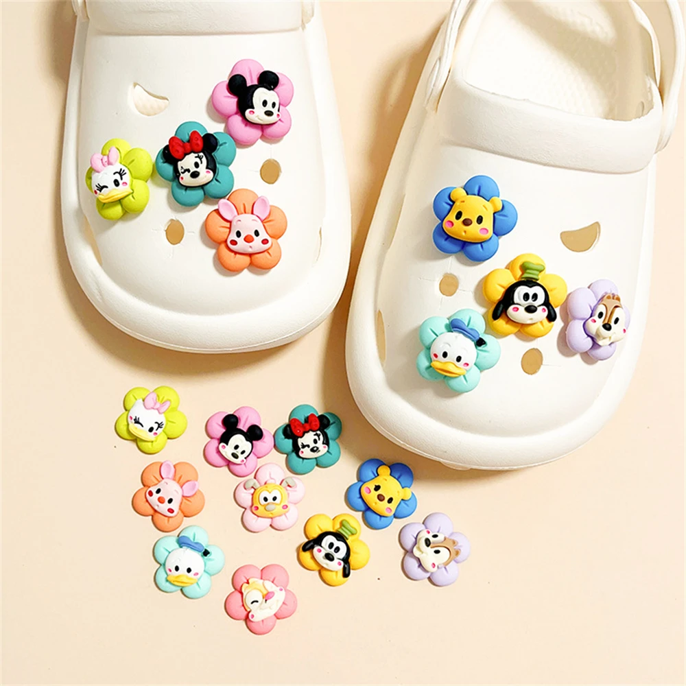

Disney Cute Cartoon Character Shoe Accessories Croc Charms Fashion Trend Girls' Clogs Sandals Decorative Shoe Buckles